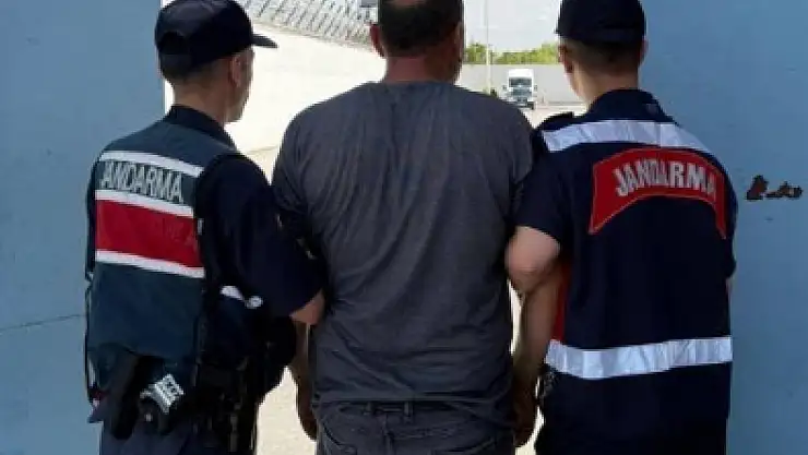 Konya'da aranan firari çatı katında yakayı ele verdi!