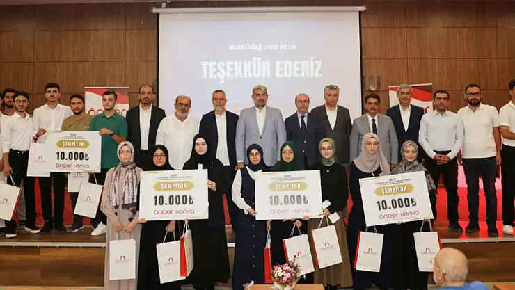 Konya'da başarılı öğrenciler ödüllendirildi!