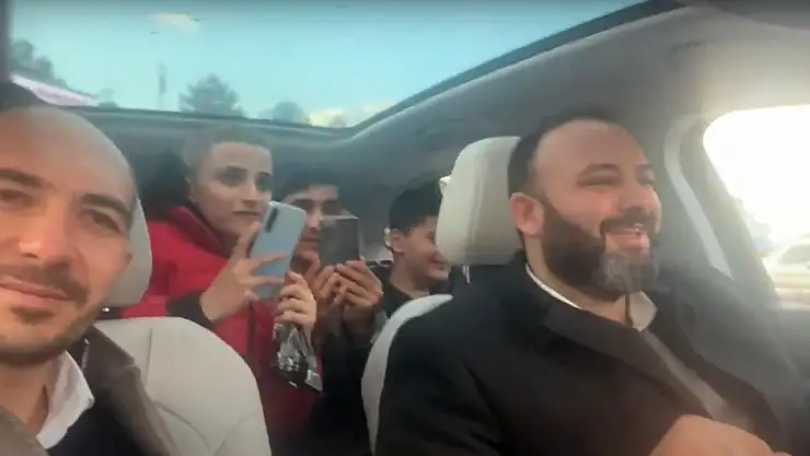 Konya'da Başkan Adayı Çocukları TOGG İle Gezdirdi! Çocukların mutluluğuna diyecek yoktu!