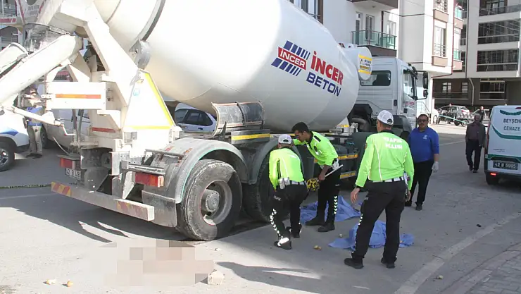 Konya'da beton mikserinin altında kalan yaşlı adama feci şekilde can verdi!