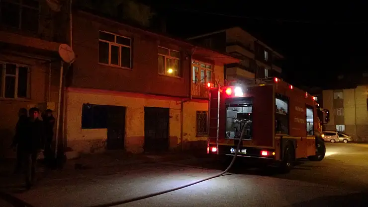 Konya'da bir evde yangın çıktı! ev kullanılamaz hale geldi