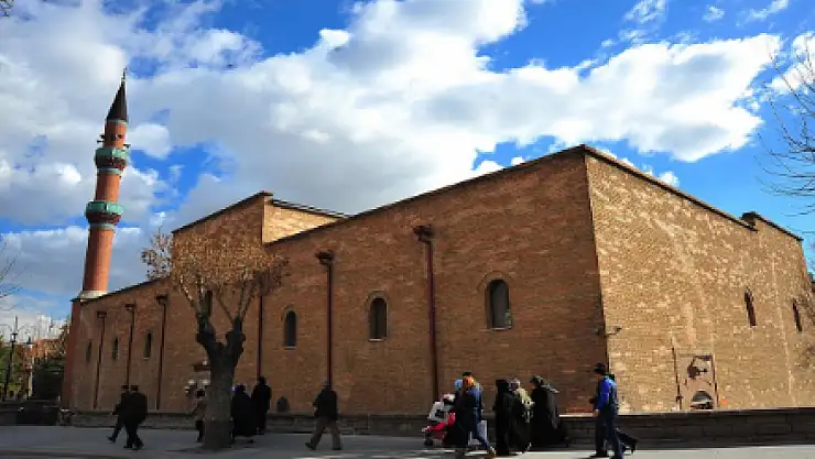 Konya'da bulunan İplikçi Camii hakkında ne biliniyor?