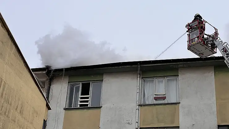 Konya'da çatı katında yangın!