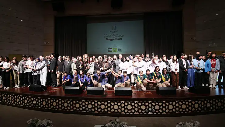 Konya'da dereceye giren öğrencilere ödülleri verildi!