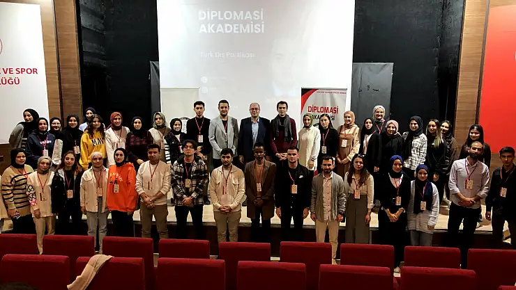 Konya'da diplomasi akademisi başlıyor!