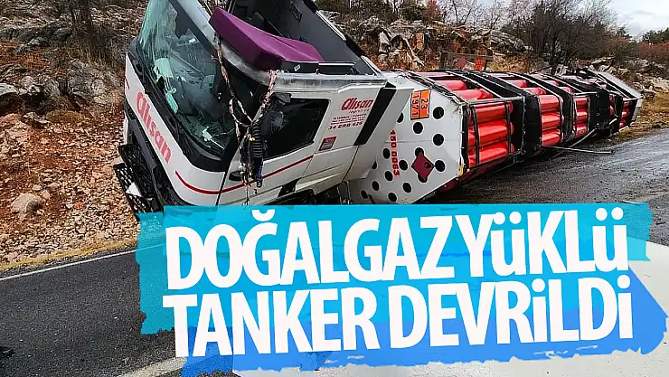 Konya'da doğal gaz yüklü tanker devrildi