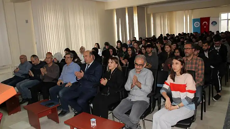 Konya'da 'Doğru Arkadaş Seçimi' konferansı düzenlendi