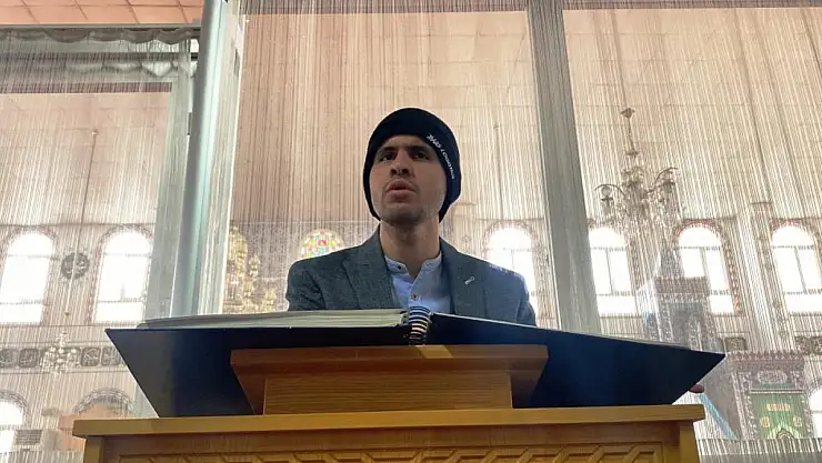 Konya'da doğuştan görme engelli hafız, müezzinlik yapıyor!