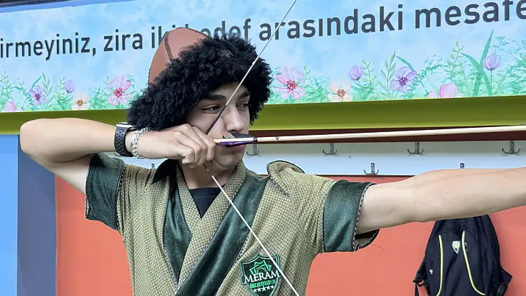 Konya'da doktor tavsiyesiyle başladığı okçulukta altın madalya kazandı