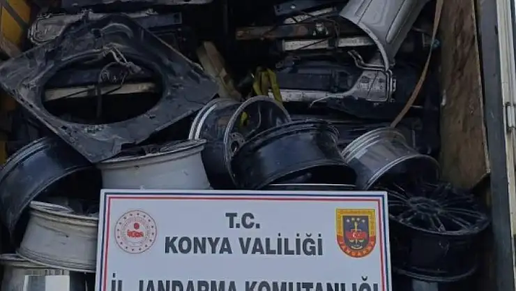 Konya'da durdurulan tırda piyasa değeri 15 milyon gümrük kaçağı ürün ele geçirildi!