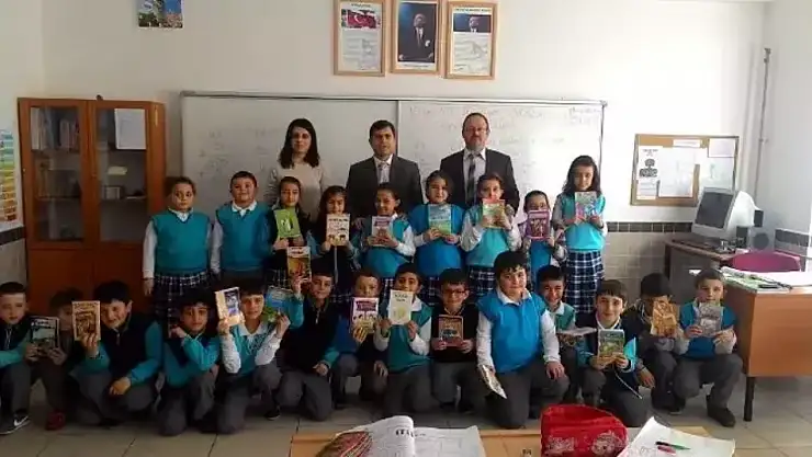 Konya'da eğitim kurumlarına kitap bağışlandı
