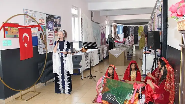 Konya'da el sanatları sergisi açıldı