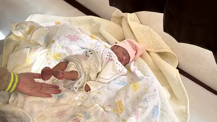 Konya'da ender görülen müdahale: Bebeğin gelişmeyen uzuvları anne karnında kurtarıldı