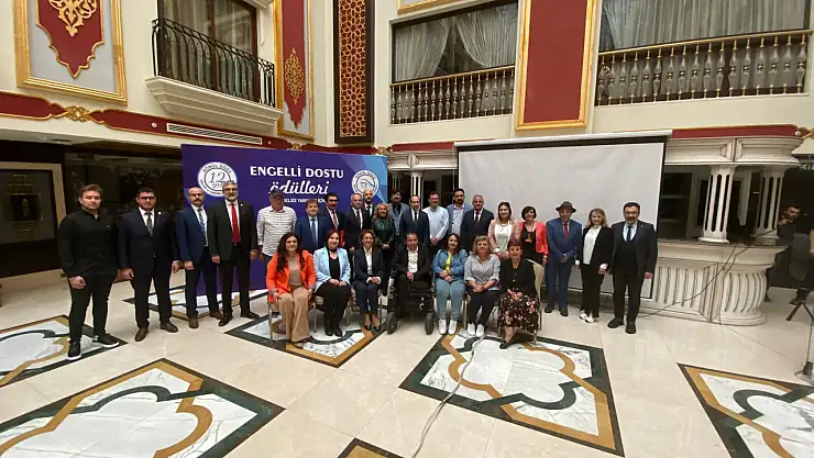 Konya'da engelli dostları ödüllerini aldı