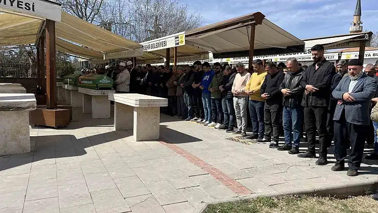 Konya'da eşi tarafından silahla öldürülen kadının cenazesi toprağa verildi