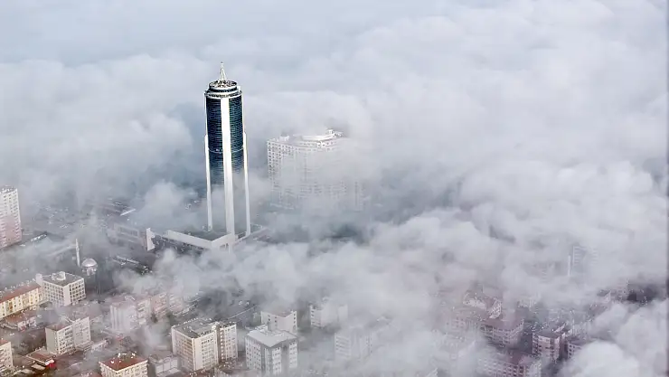 Konya'da etkili olan sis dronla görüntülendi