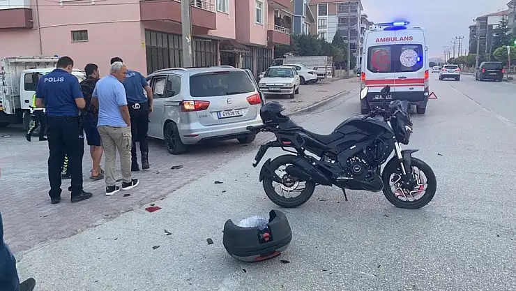 Konya'da feci kaza! Motosiklet sürücüsü otomobilin üzerinden uçtu