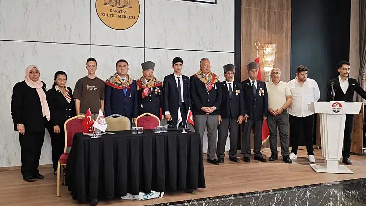 Konya'da fedakarlık ve vatanseverlik paneli: Gaziler ve gençler bir araya geldi