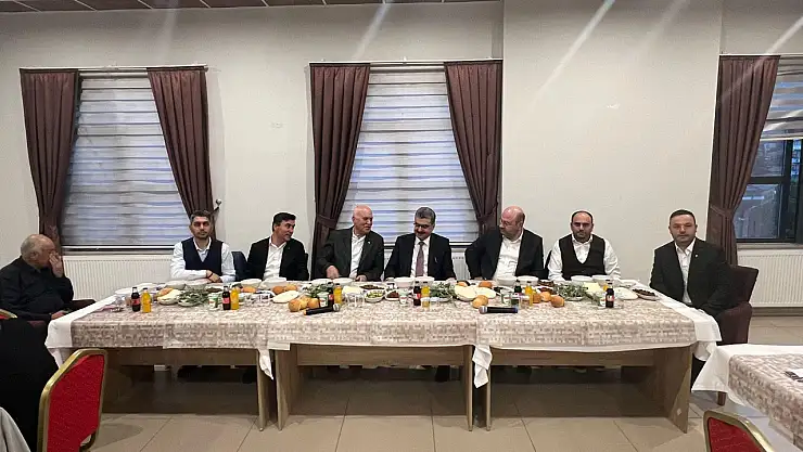 Konya'da 'Geçmişe saygı geleceğe güçlü adım vefa iftar' programı düzenlendi