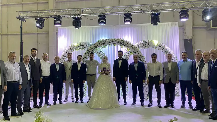 Konya'da görkemli düğün: Özboyacı ve Keleş aileleri birlikte