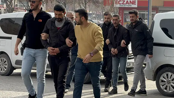 Konya'da haklarında kesinleşmiş hapis cezası bulunan 2 hükümlü yakalandı