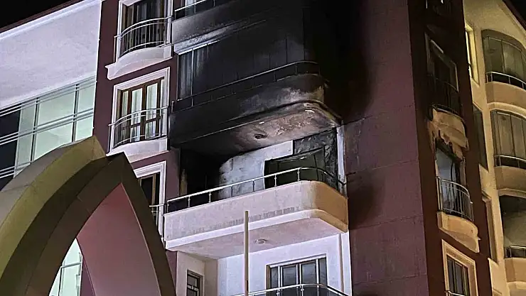 Konya'da hareketli gece: Apartmandaki yangın şehri ayağa kaldırdı!