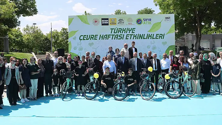 Konya'da iklim değişikliği ve sıfır atık bilincine katkı sunan öğrenciler ödüllendirildi