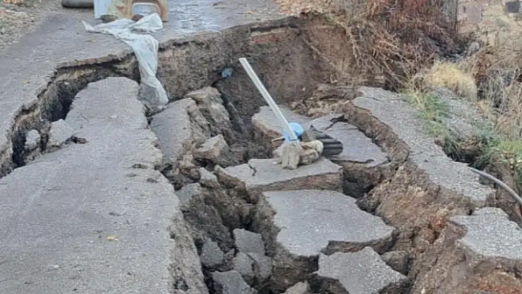 Konya'da izinsiz kazı sonrası yol çöktü: 'Devleti bu denli zarara uğratmak kabul edilemez'