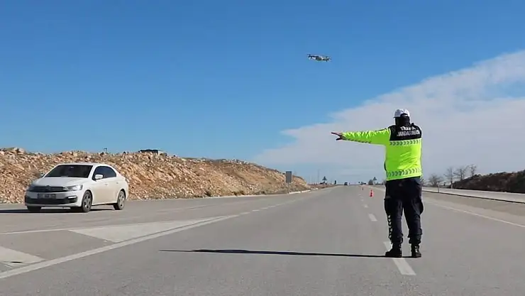 Konya'da Jandarma ekiplerinden havadan trafik denetimi