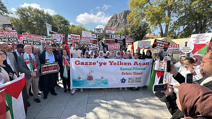 Konya'da kadınlar Gazze için meydanlarda buluştu