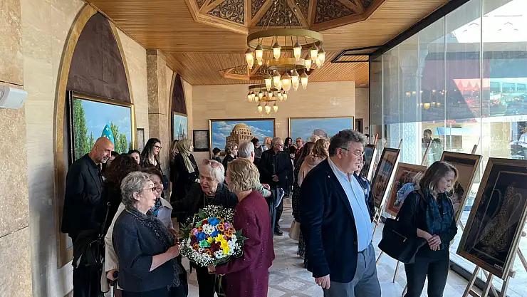 Konya'da kağıttan mucize: 11 gün sürecek sergi hayranlık uyandırdı!