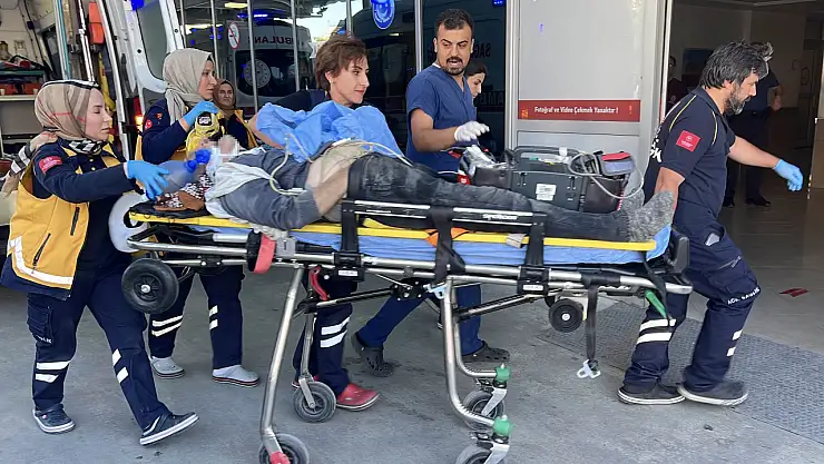 Konya'da kaldırımdaki ahşap plakaya çarpan sürücü hayata tutunamadı