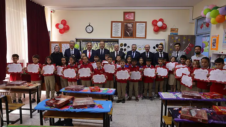 Konya'da karne heyecanı: 478 bin öğrenci tatile 'merhaba' dedi