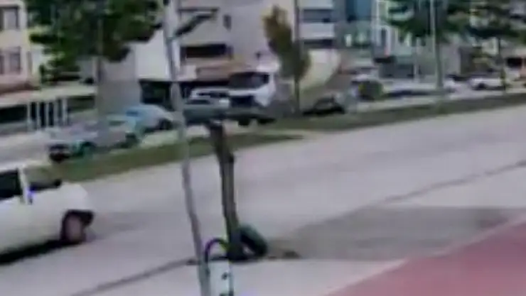 Konya'da kaza: Beton mikseri ile otomobil çarpıştı