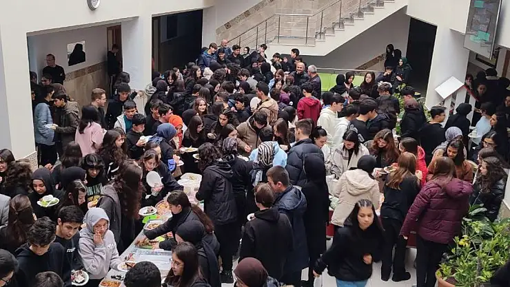 Konya'da kermes! Geliri Gazze ve Doğu Türkistan'a gönderilecek!