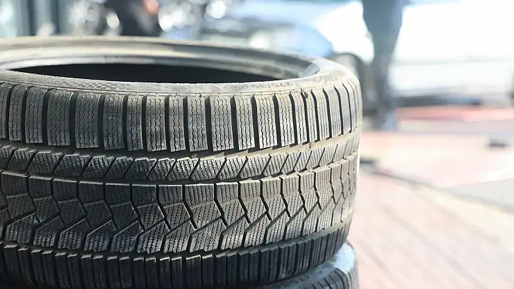 Konya'da kış lastiği mesaisi sürüyor: Uzmanlardan 'bayat lastik' uyarısı