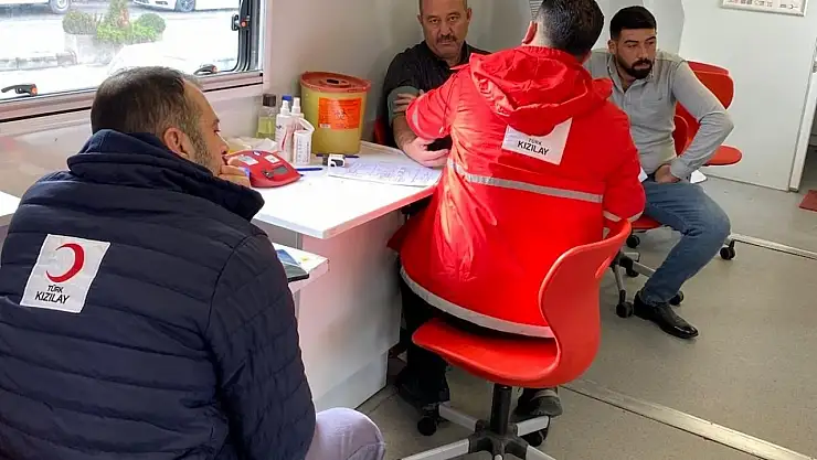 Konya'da Kızılay'ın kan bağışı kampanyasına büyük destek