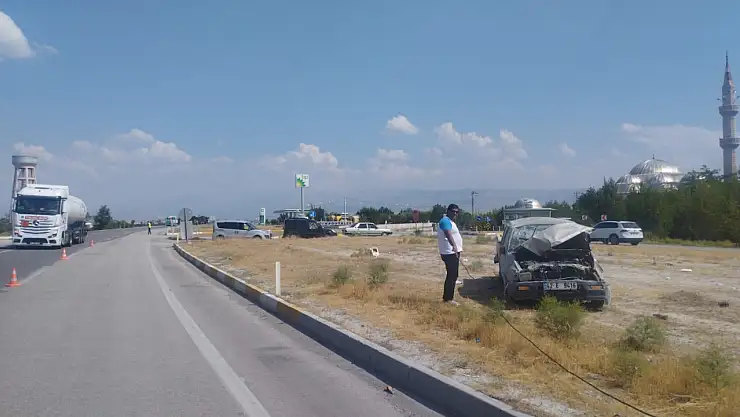 Konya'da kontrolden çıkan kamyonet takla attı: 5 kişi yaralandı!