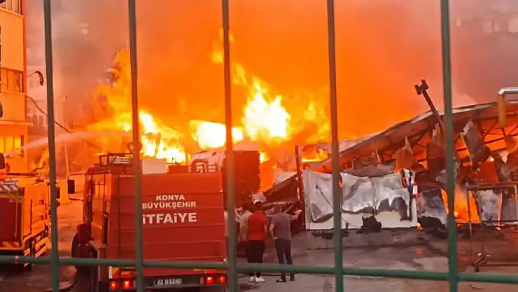 Konya'da korkutan yangın! Başkan'dan ilk açıklama...