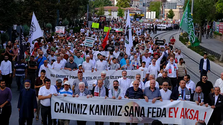 Konya'da Küresel Sumud Filosu'na destek yürüyüşü gerçekleştirildi