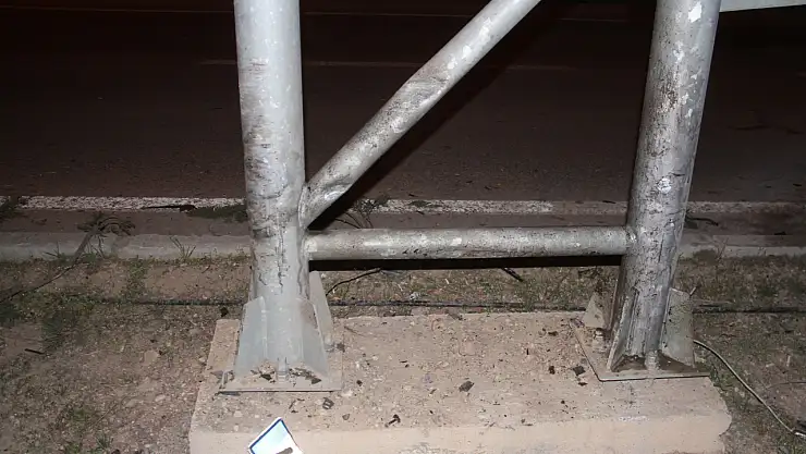 Konya'da lastiği patlayan araç kaza yaptı: Sürücü yaralandı!