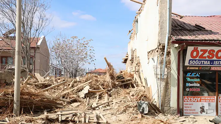 Konya'da metruk binaların yıkımı için çalışma yürütülüyor