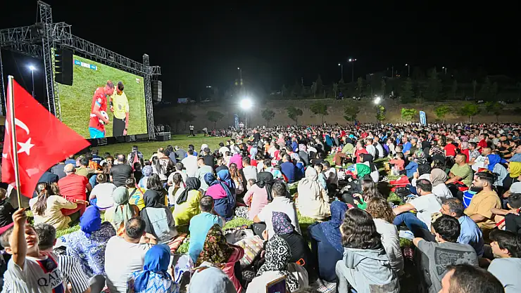 Konya'da Milli Maç Coşkusu Selçuklu Seyir Tepesi'nde Yaşandı