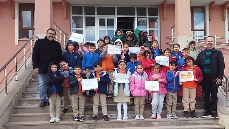 Konya'da minikler gönülleri ısıttı!