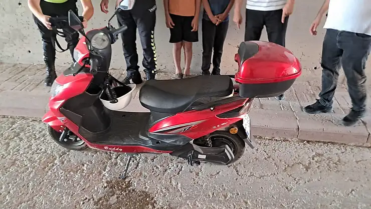 Konya'da motosiklet devrildi: Sürücü yaralandı