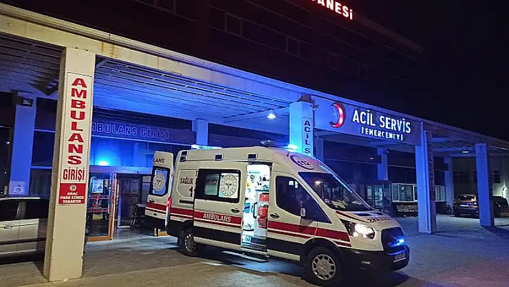 Konya'da motosiklet yayaya çarptı: 2 kişi yaralandı