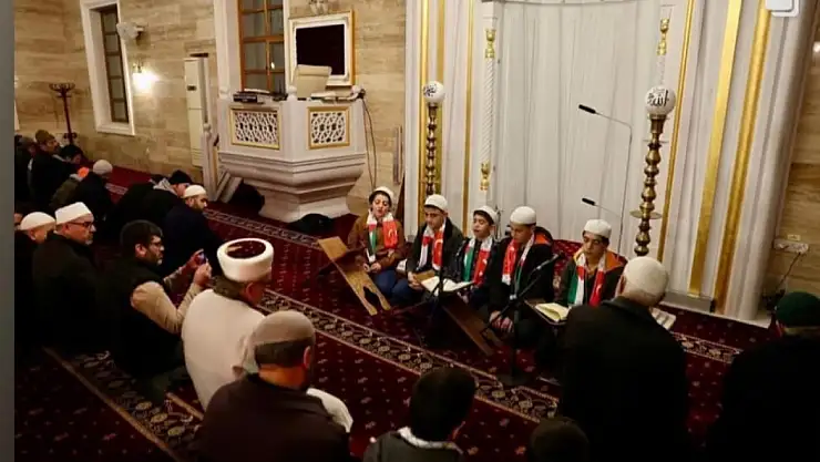 Konya'da Müslümanlar için dua edildi!