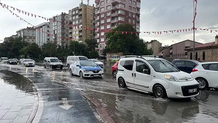 Konya'da o ilçeyi sağanak vurdu