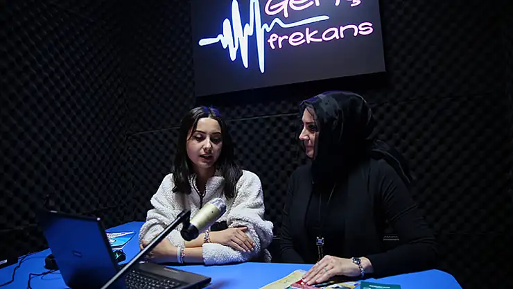 Konya'da öğretmenin kurduğu okul radyosunun yayıncıları öğrenciler oldu!