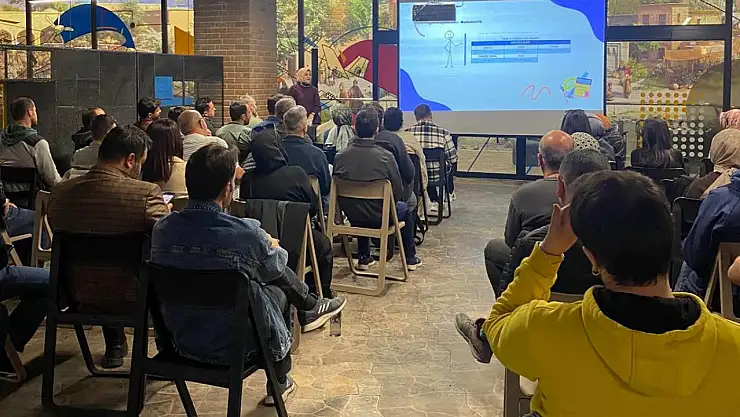 Konya'da öğretmenlere TÜBİTAK ve TEKNOFEST eğitimi